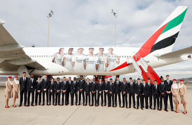 Emirates, Boeing 777 uçağını Real Madrid tasarımıyla kapladı