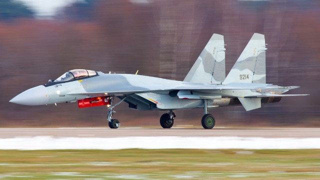 Cezayir Hava Kuvvetleri’nin Su-35’i ilk kez görüntülendi