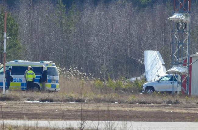 İsveç’te Cessna 172 inişte pistten çıktı